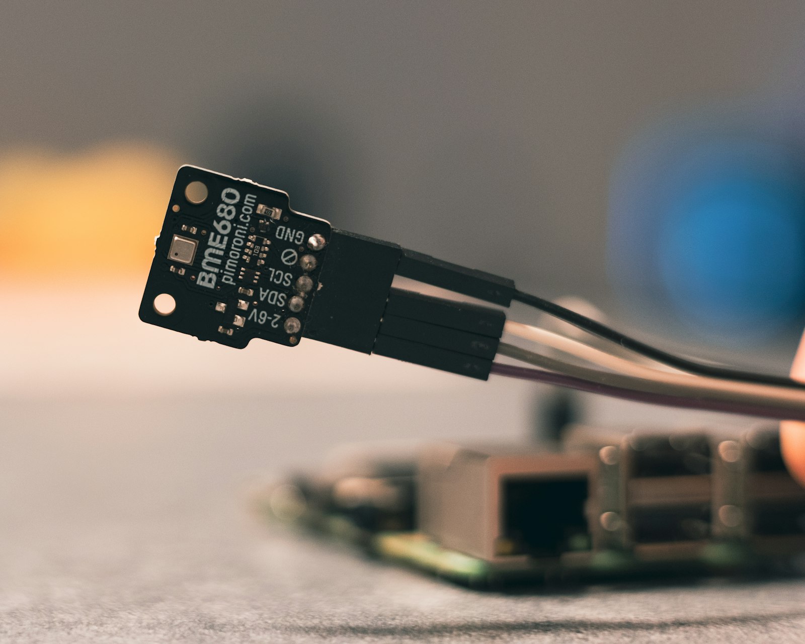 Cảm biến IoT giám sát môi trường trong tòa nhà thông minh