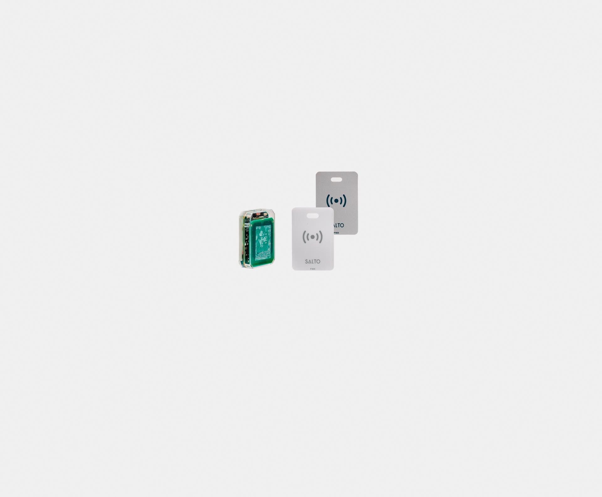 Đầu đọc dạng bảng SALTO Panel XS lắp ẩn sau bảng điều khiển